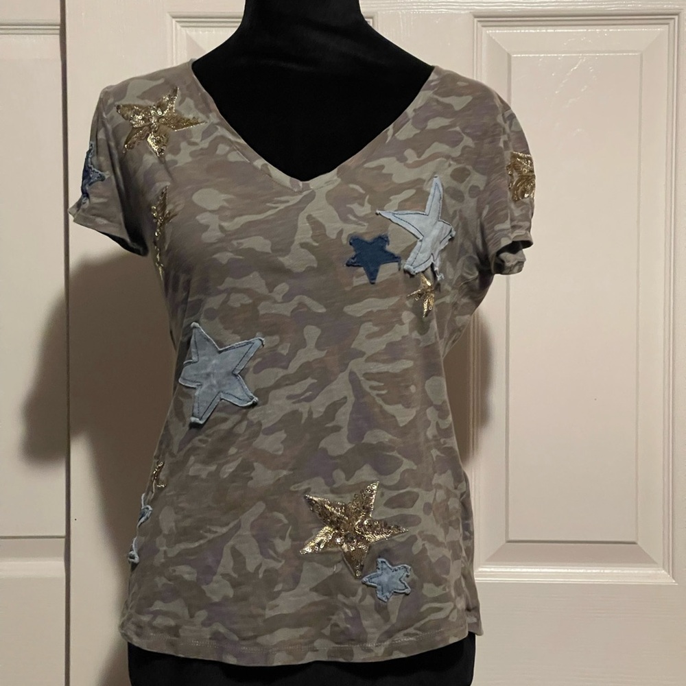 INC International Concepts Camouflage Star Tee - Gray and Gold